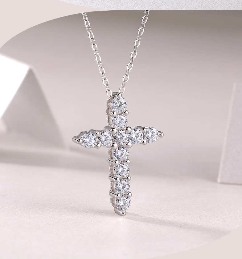 Fashionable temperament, light luxury S925 silver faith necklace for women, non fading cross, moissanite collarbone chain