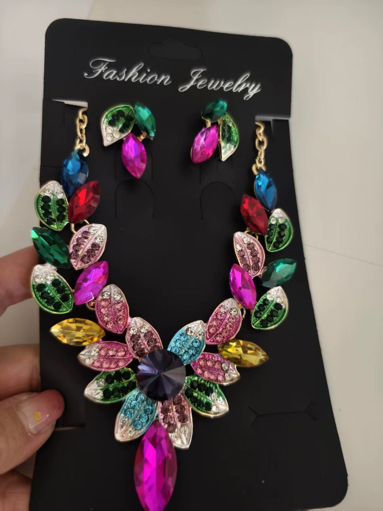 Popular European and American flower necklaces, earring sets, new colorful crystal gemstone evening dress accessories