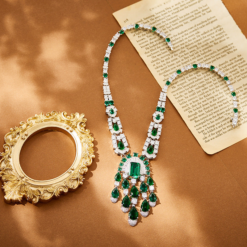 New pear shaped tassel necklace gold-plated with European and American stars, same high-end evening gown long chain