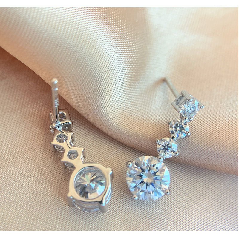 Moissanite earrings silver needle temperament heavy industry long S925 pure silver pulsating heart round summer style.