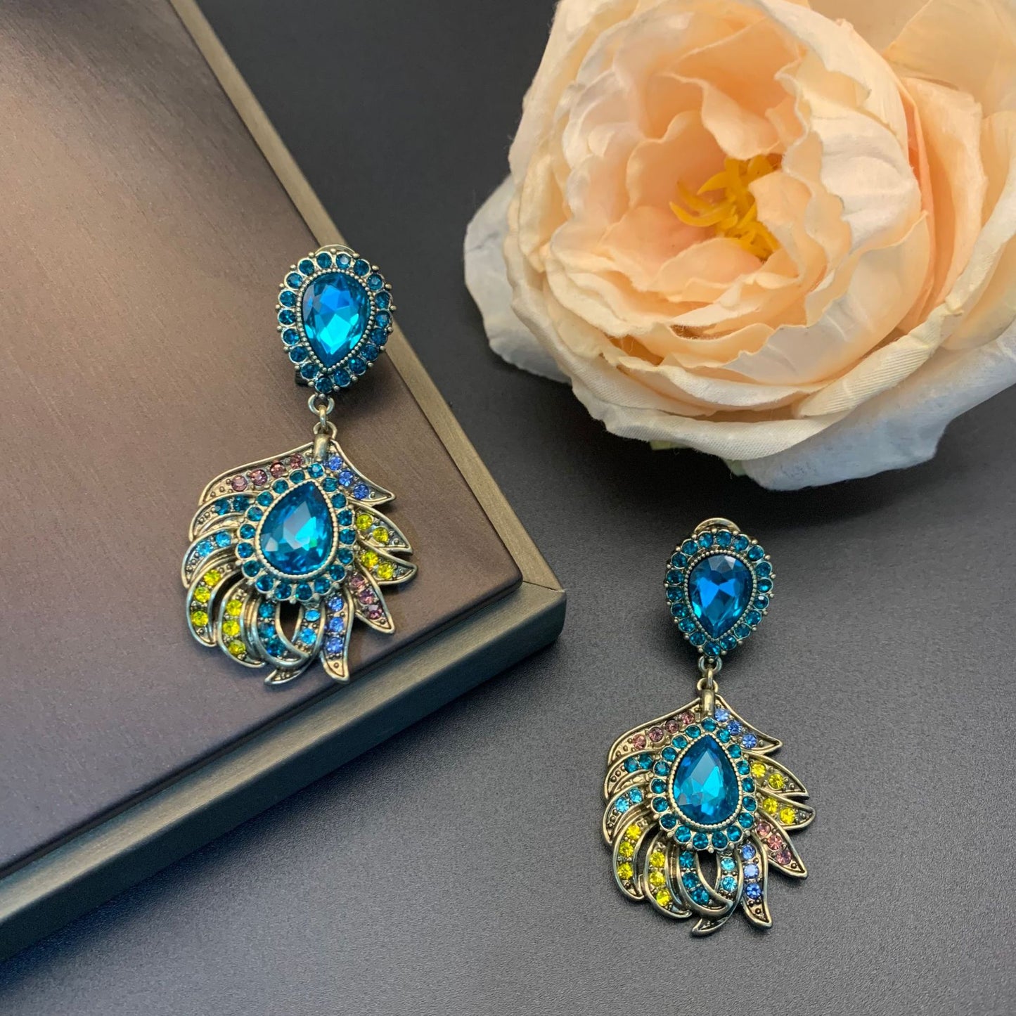 New feather style diamond inlaid multi-layer string glass necklace retro palace style earrings
