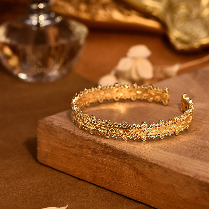 Italian fashion retro diamond studded bracelet, Buchira silk like hand accessory