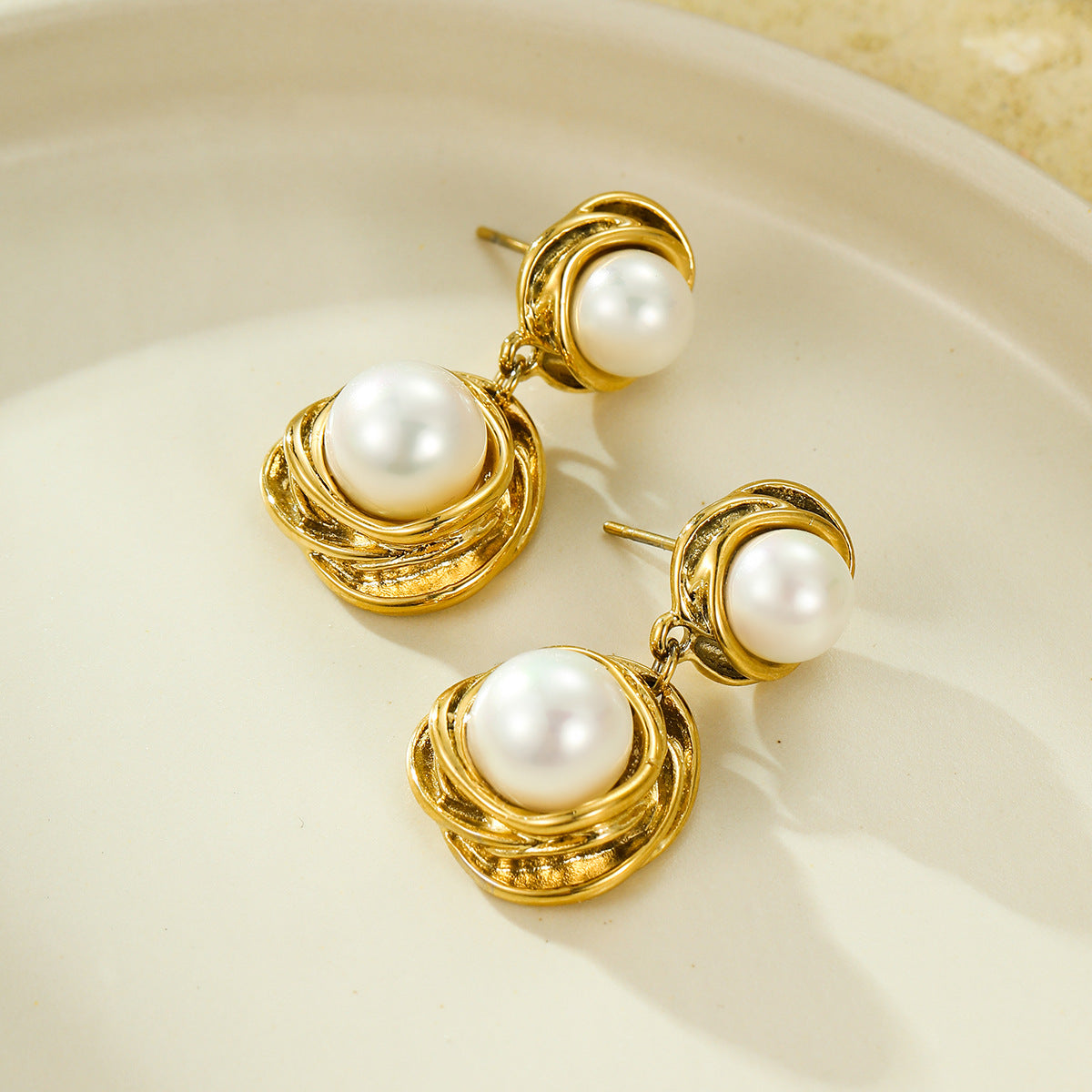 Customized earrings, light luxury, high-end, fashionable, simple, niche design, pearl earrings, stainless steel earrings for women