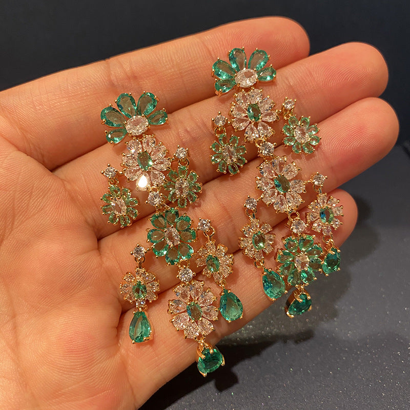 Green flower earrings, green flower clusters, water droplet pendant, zircon earrings, three-dimensional fashion.