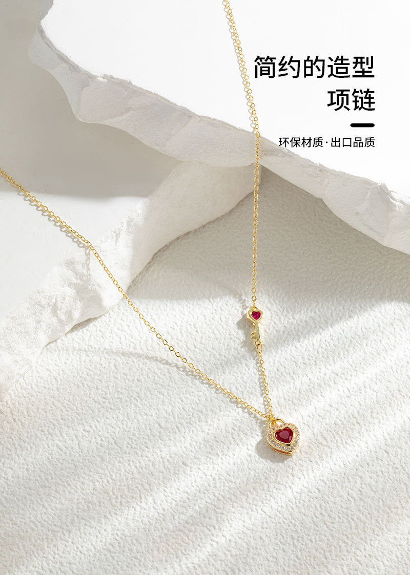 Fashionable and exquisite heart-shaped necklace, heart-shaped lock pendant, collarbone chain, popular zircon necklace
