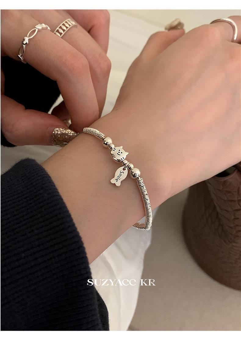Simple bead sterling silver small plate wrapped with cat and fish bracelet, versatile and exquisite bracelet