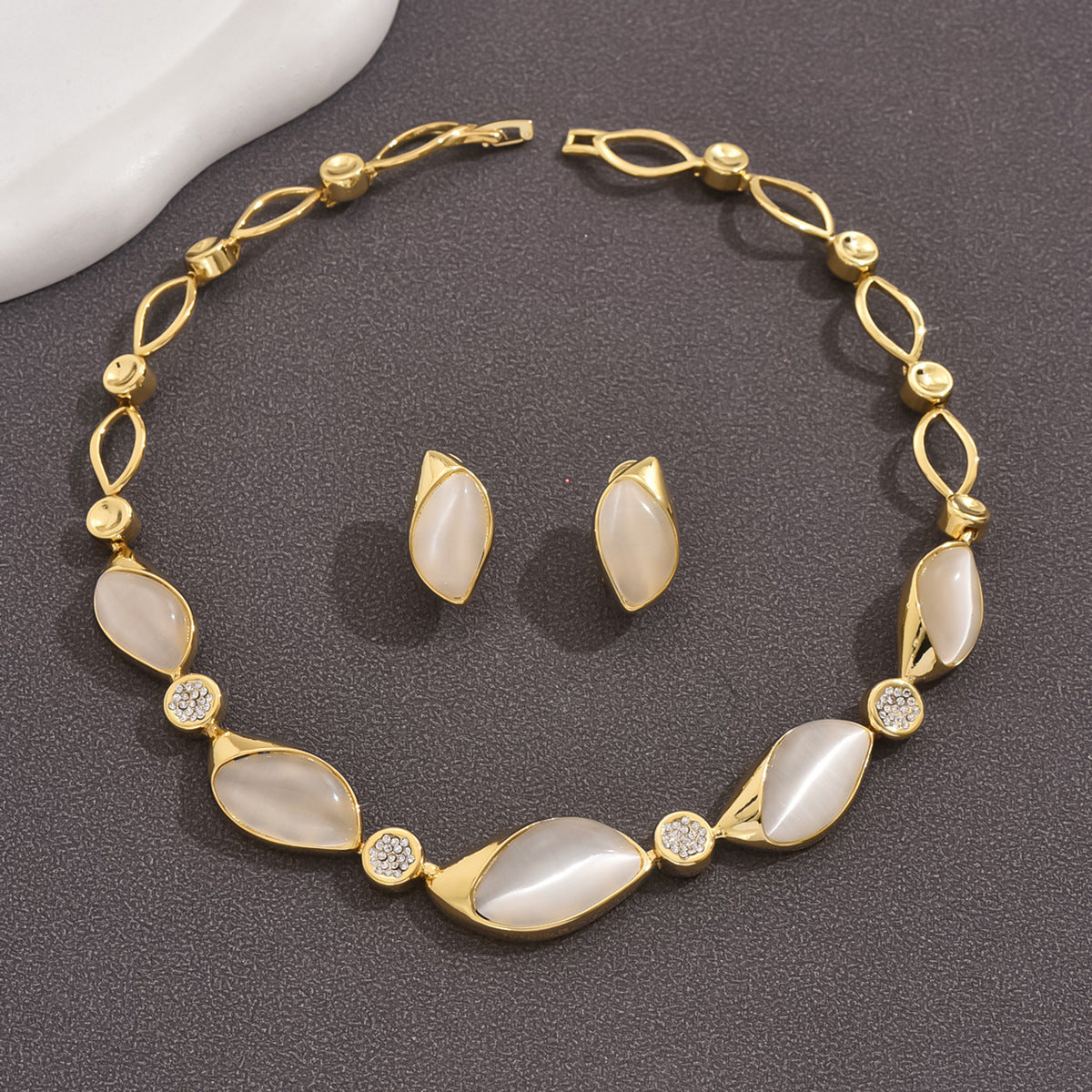SHEIN TEMU European and American style fashion retro chain splicing moonstone fashion bracelet for women