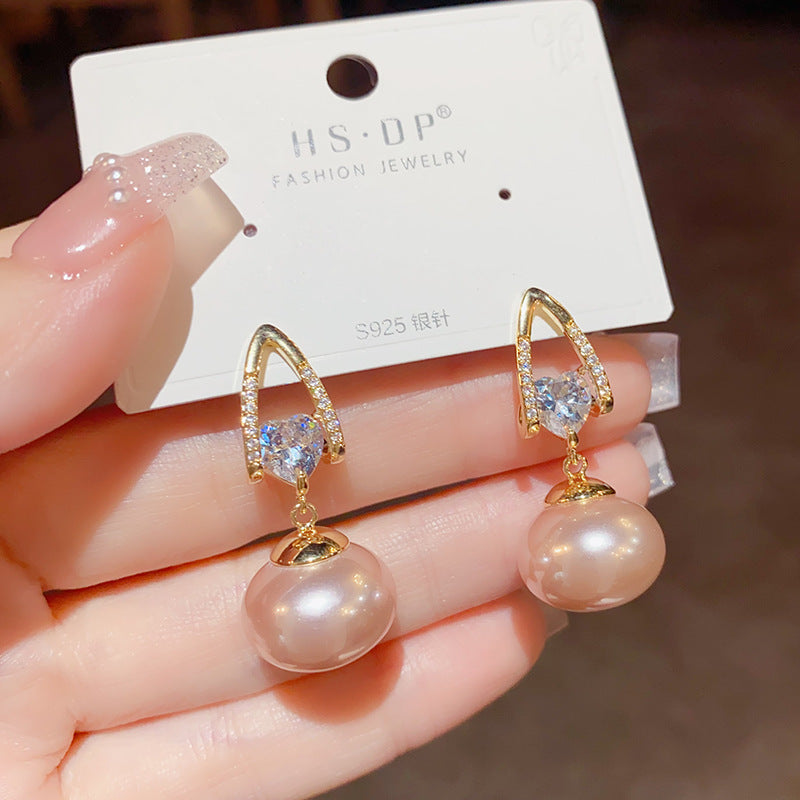 Exquisite pearl heart-shaped zircon earrings s925 silver needle fashionable temperament jewelry, internet famous earrings