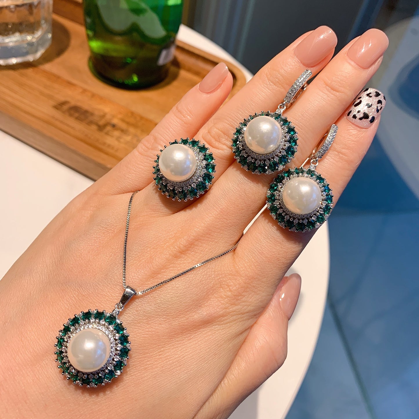 New Emerald Australian Pearl Earrings, Rings, Necklaces, Air Earrings, Fashion Accessories