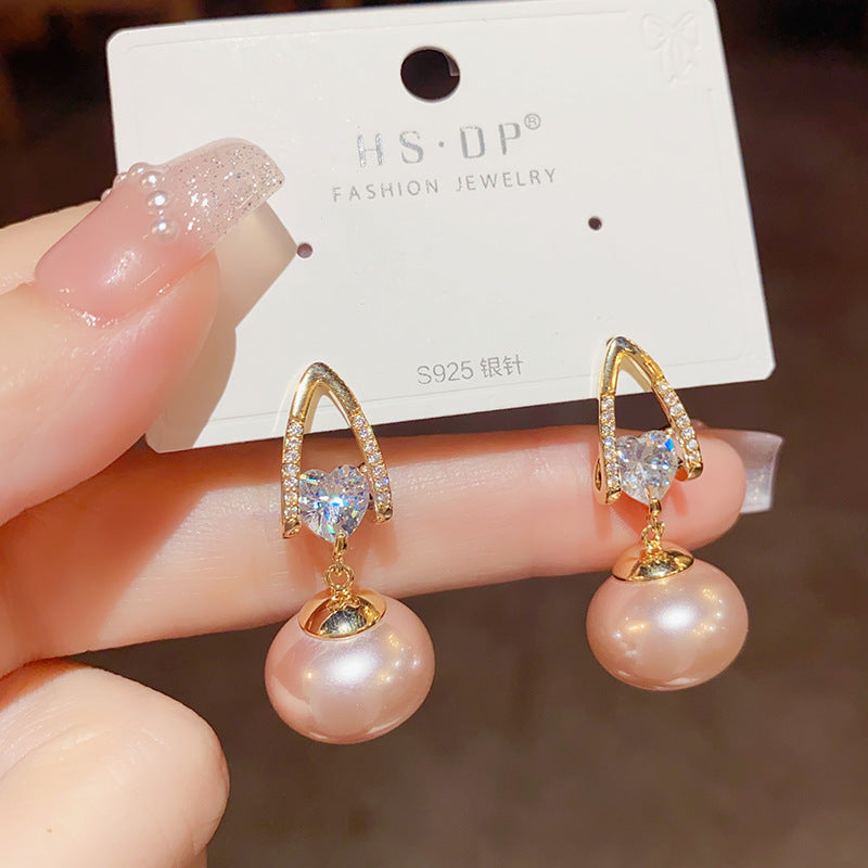 Exquisite pearl heart-shaped zircon earrings s925 silver needle fashionable temperament jewelry, internet famous earrings