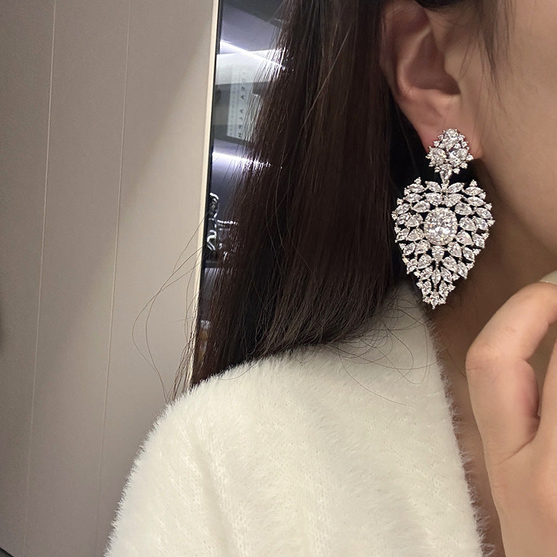 Heavy Industry Hollow Heart Set with Water Drop Zircon Earrings 2024 New Edition