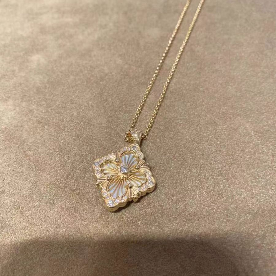 Necklace Opera House Series Four-leaf Clover Palace Retro Brushed Diamond Enamel Pendant