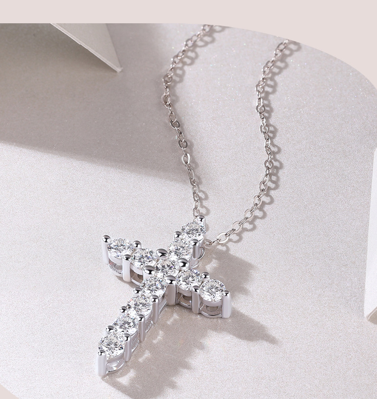 Fashionable temperament, light luxury S925 silver faith necklace for women, non fading cross, moissanite collarbone chain