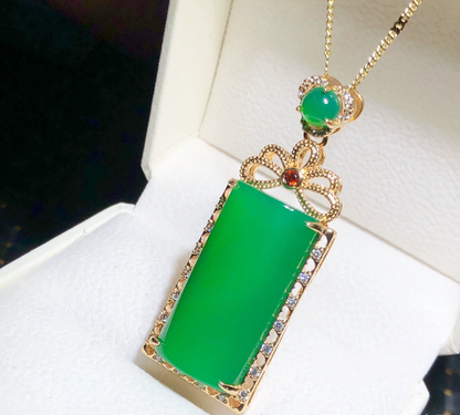 Factory wholesale green chalcedony agate inlaid pendant jade color pendant