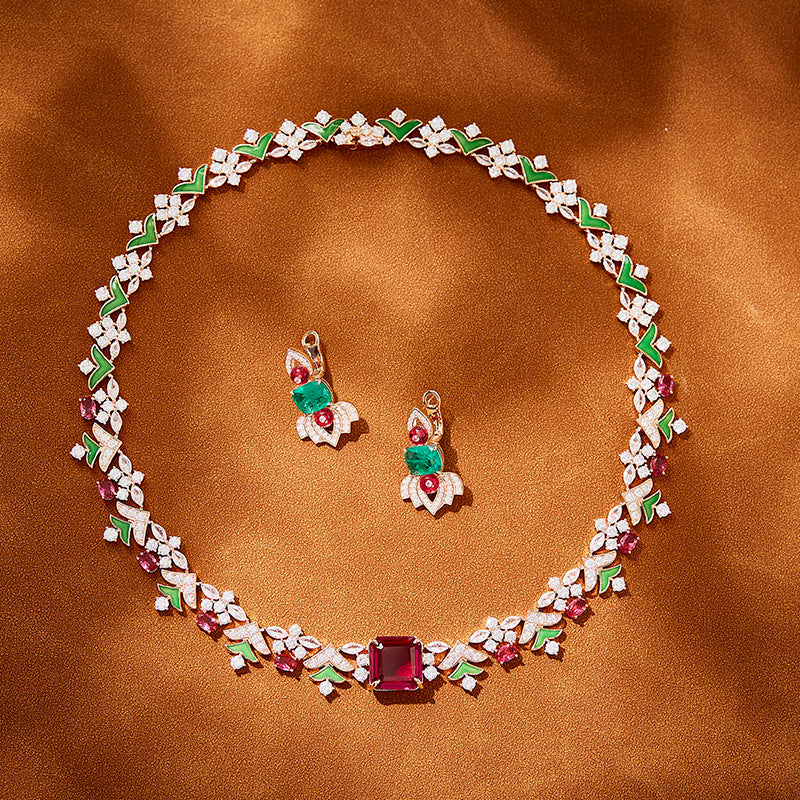 New Forest Garden Chocker Collar with Gold Plated, Fashionable Texture, and a Elegant Evening Dress Chain