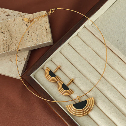 New European and American French Earring Necklace Set with Classical Egyptian Earrings and Metal Earrings