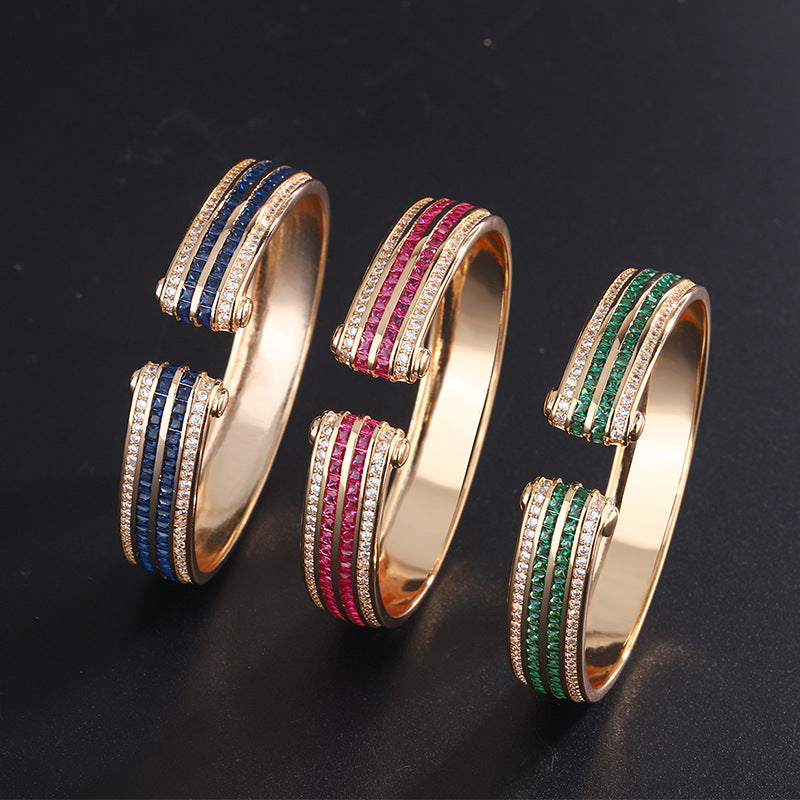 bracelet  Women's retro bracelet with imitation colored gems and luxurious inlay