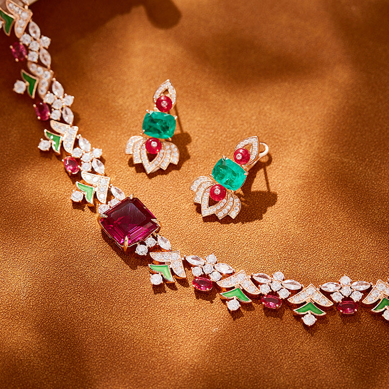 New Forest Garden Chocker Collar with Gold Plated, Fashionable Texture, and a Elegant Evening Dress Chain