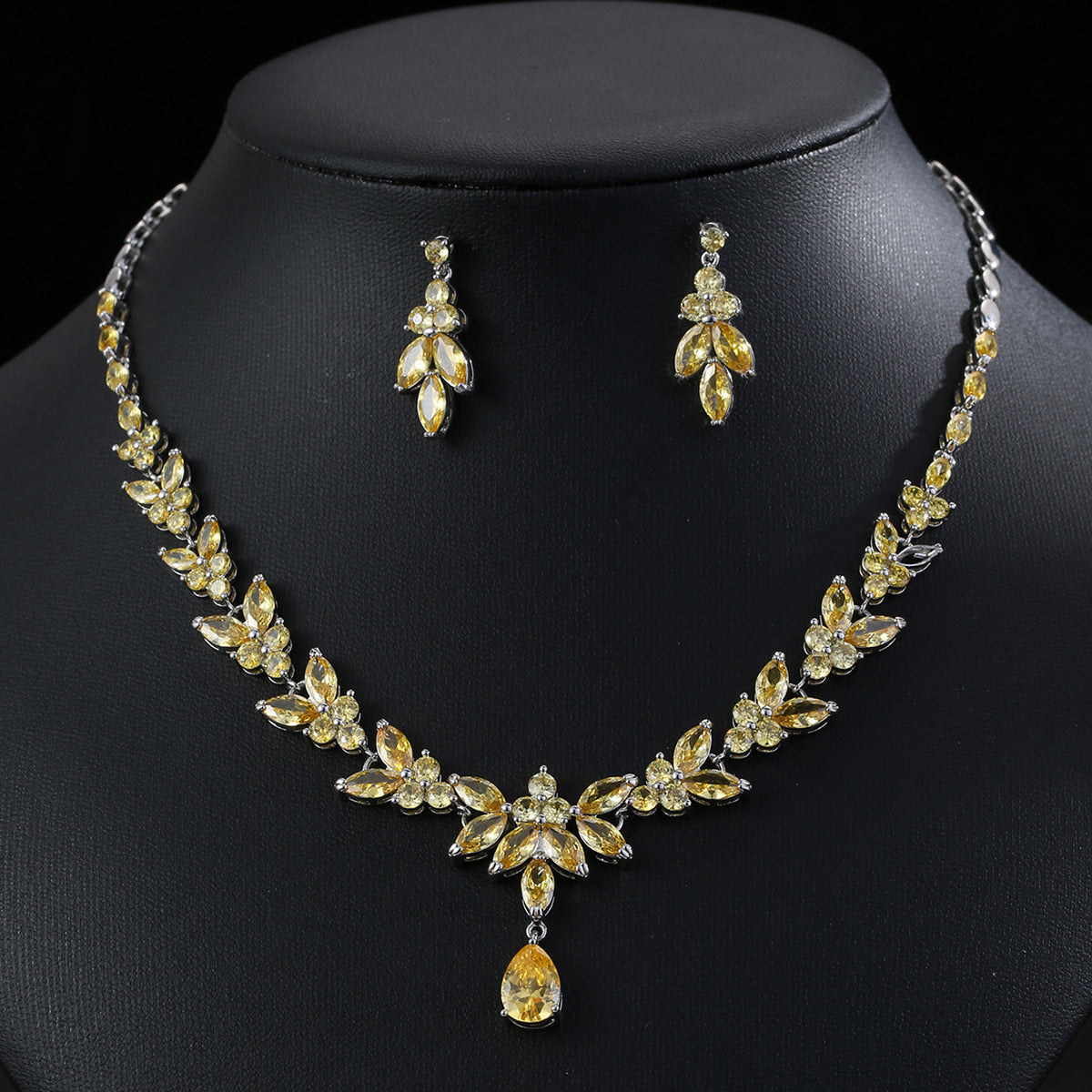 European and American Fashion Zircon Necklace+Earring Set Bridal Dress Banquet Accessories # Women's Holiday Wear