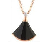 High end fan-shaped necklace, silver necklace, shell shape, 2025 new item, give your girlfriend a Valentine's Day gift