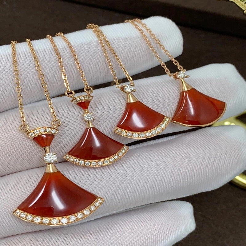 High end fan-shaped necklace, silver necklace, shell shape, 2025 new item, give your girlfriend a Valentine's Day gift
