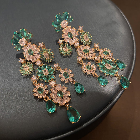 Green flower earrings, green flower clusters, water droplet pendant, zircon earrings, three-dimensional fashion.
