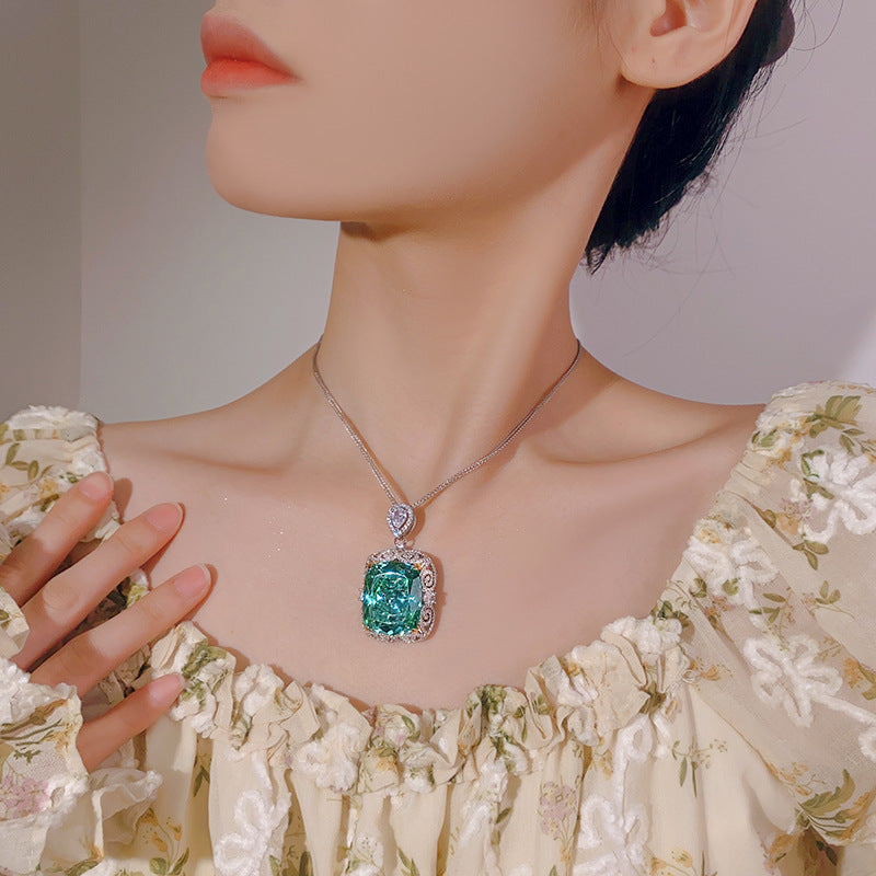2025 New Jewelry Simulation Para Green Pendant Main Stone 20 * 23