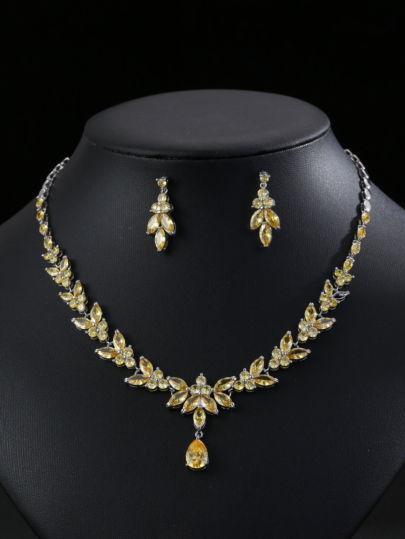 European and American Fashion Zircon Necklace+Earring Set Bridal Dress Banquet Accessories # Women's Holiday Wear