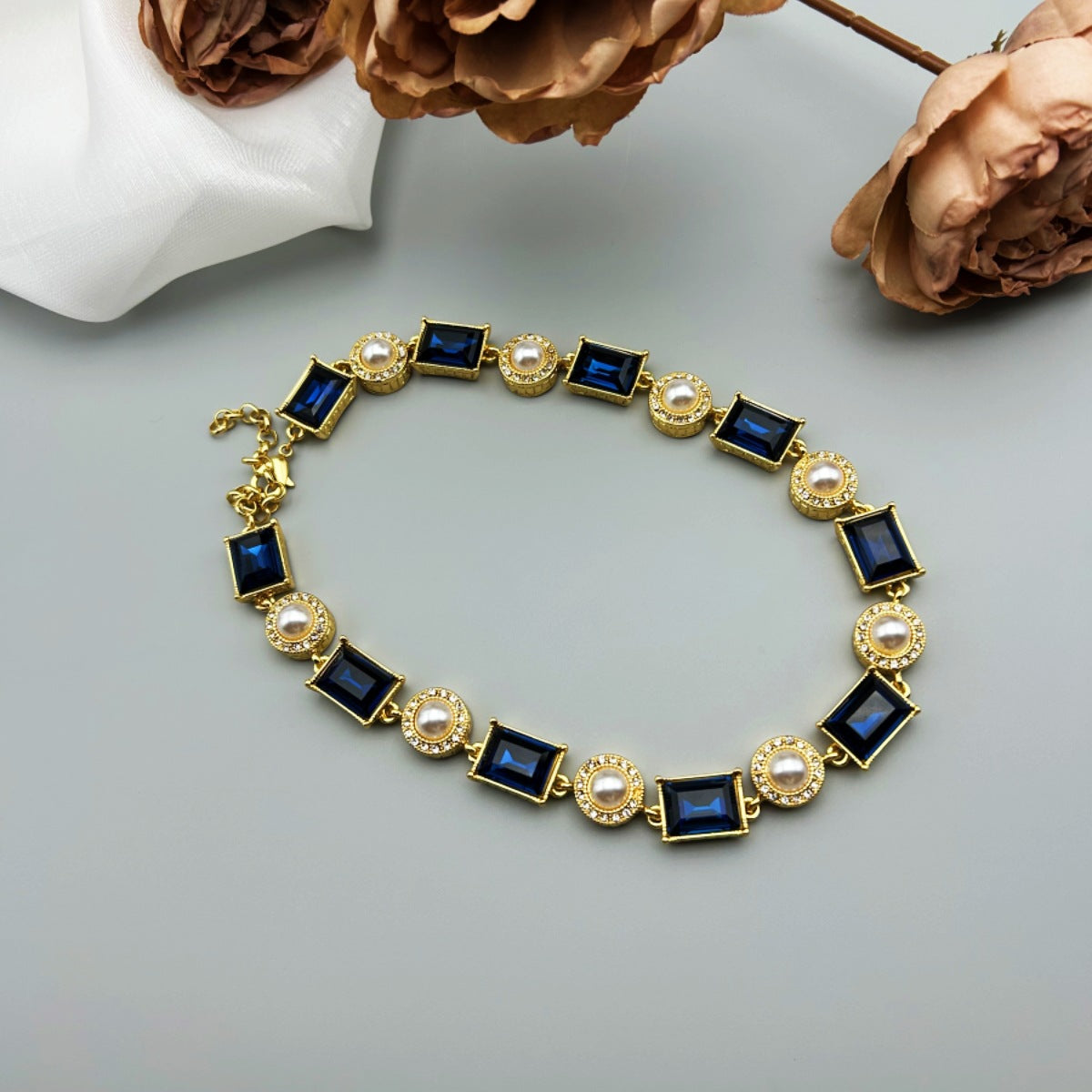 necklace Medieval elegant, luxurious and versatile high-end sapphire blue glass pearl necklace