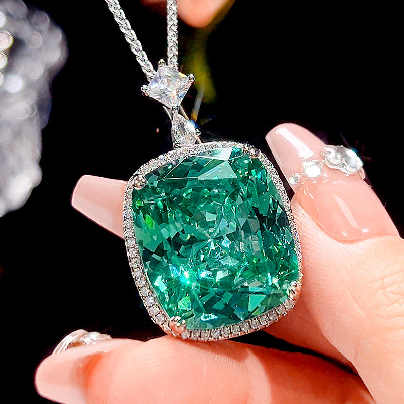 2025 New Jewelry Simulation Para Green Pendant Main Stone 20 * 23