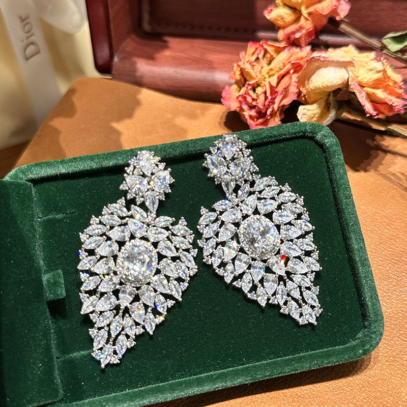 Heavy Industry Hollow Heart Set with Water Drop Zircon Earrings 2024 New Edition