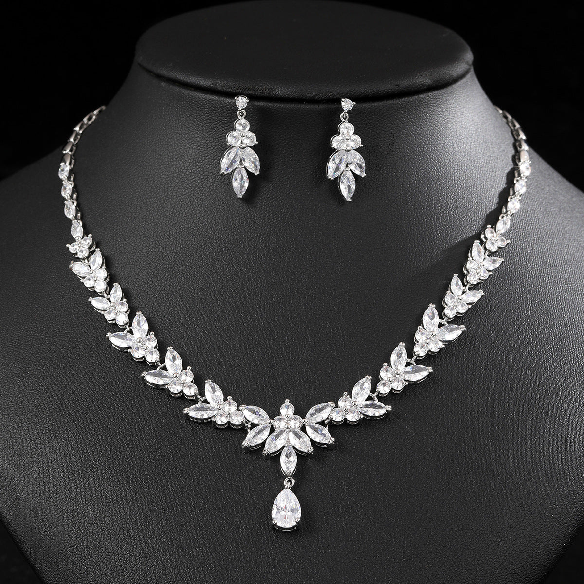 European and American Fashion Zircon Necklace+Earring Set Bridal Dress Banquet Accessories # Women's Holiday Wear