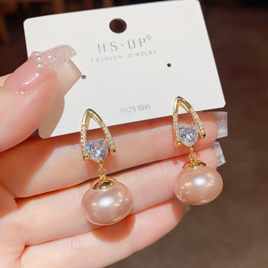 Exquisite pearl heart-shaped zircon earrings s925 silver needle fashionable temperament jewelry, internet famous earrings