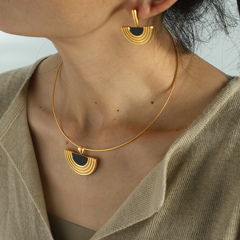 New European and American French Earring Necklace Set with Classical Egyptian Earrings and Metal Earrings