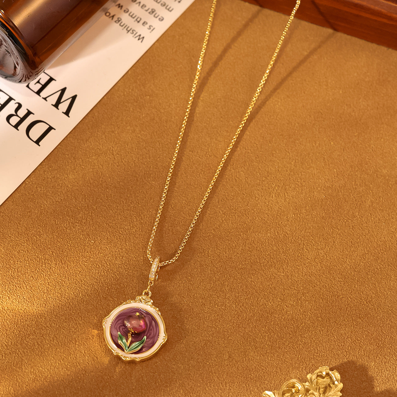 New Monet Garden Natural Pearl Oil Painting Necklace Light Luxury Retro Plated 18K Gold Clothing Chain
