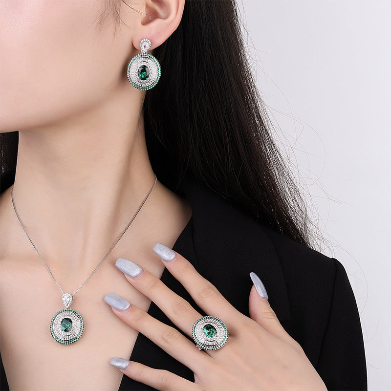 Jewelry copper gold-plated European and American simulated colored gemstone emerald sparkling diamond pendant for women