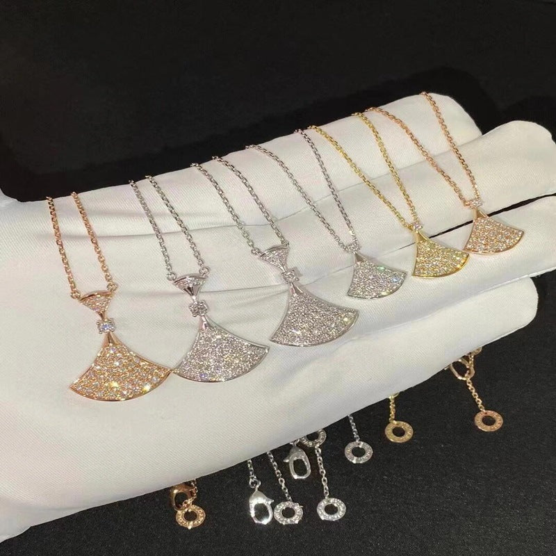 High end fan-shaped necklace, silver necklace, shell shape, 2025 new item, give your girlfriend a Valentine's Day gift