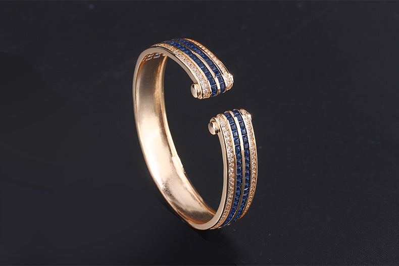bracelet  Women's retro bracelet with imitation colored gems and luxurious inlay