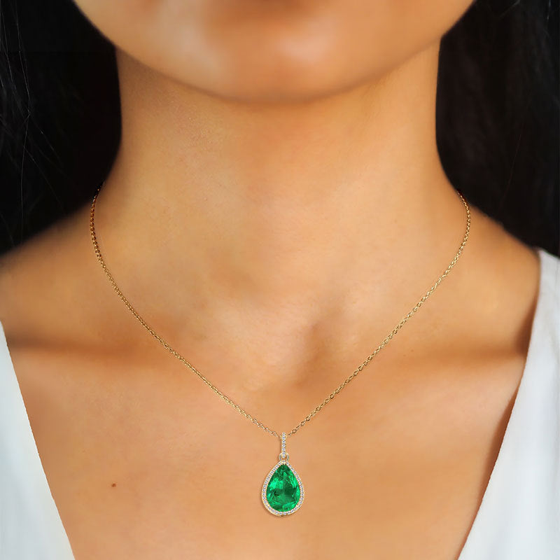 Water droplet emerald necklace for girls with high-end design, collarbone chain S925 pure silver plated with gold pendant