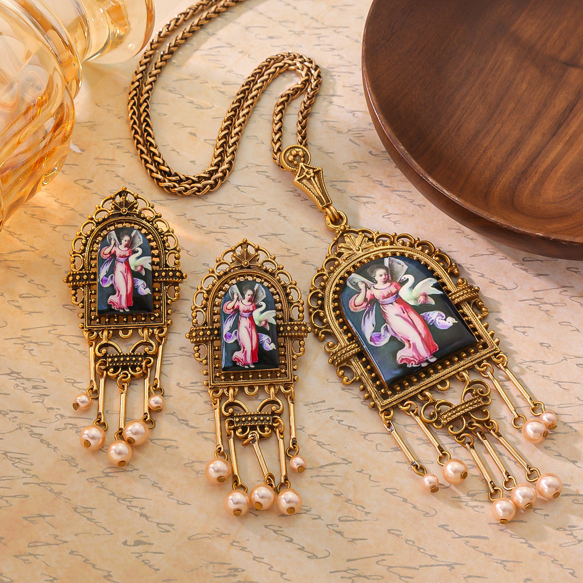 Antique palace style imitation pearl necklace with tassel earrings, replicated ethnic style earrings