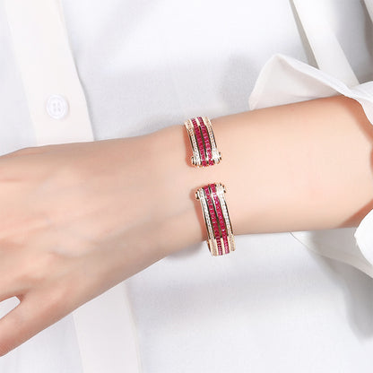 bracelet  Women's retro bracelet with imitation colored gems and luxurious inlay