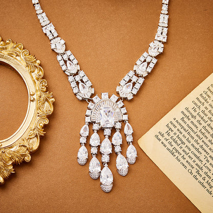 New pear shaped tassel necklace gold-plated with European and American stars, same high-end evening gown long chain
