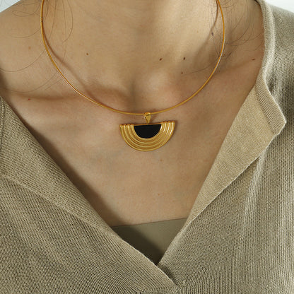 New European and American French Earring Necklace Set with Classical Egyptian Earrings and Metal Earrings