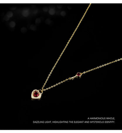 Fashionable and exquisite heart-shaped necklace, heart-shaped lock pendant, collarbone chain, popular zircon necklace