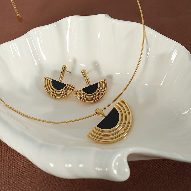 New European and American French Earring Necklace Set with Classical Egyptian Earrings and Metal Earrings