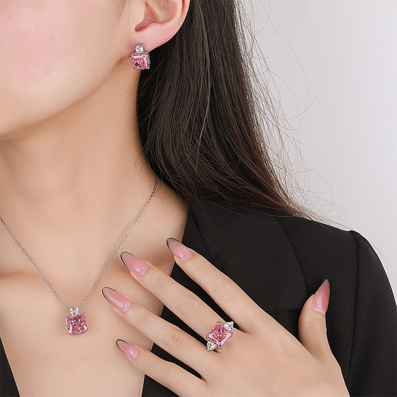 New Zhuangsheng Jewelry High Carbon Diamond Ice Flower Cut Copper Set with Princess Pink Diamond Set 12 * 12-10 * 10