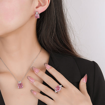 New Zhuangsheng Jewelry High Carbon Diamond Ice Flower Cut Copper Set with Princess Pink Diamond Set 12 * 12-10 * 10