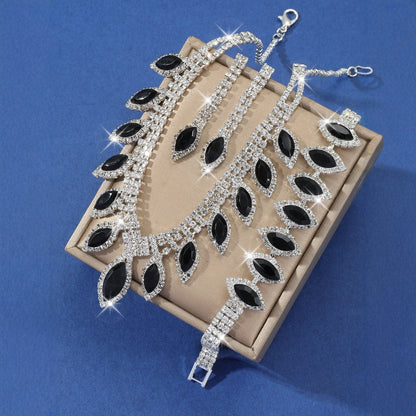 Diamond studded fashion bridal accessories, wedding dress accessories, jewelry sets, earrings, necklaces, jewelry sets