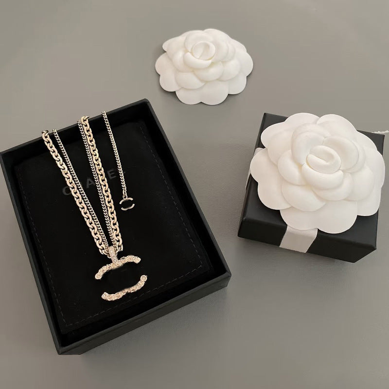 2025 New Vintage Classic Letter Necklace Double Layer Diamond Set Neck Chain