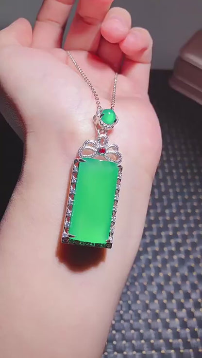 Factory wholesale green chalcedony agate inlaid pendant jade color pendant
